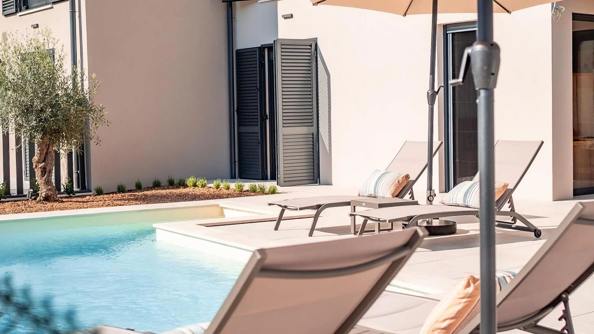 Andrea Deluxe Apartment With Pool Mali Losinj